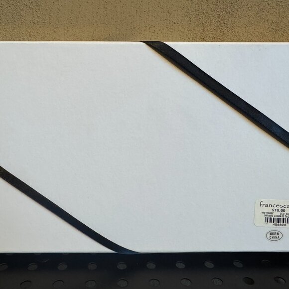 Francesca's Newlywed Luggage Tags. 3 Black & White Tags (Mr, Mrs, More Mrs) New - Picture 2 of 6